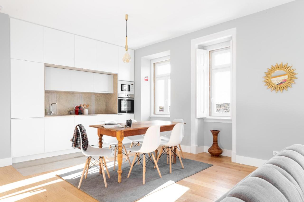 Joivy Marvelous 3-Bed Home With Astonishing View And Terrace, Nearby St George Castle Lisbon Exterior photo