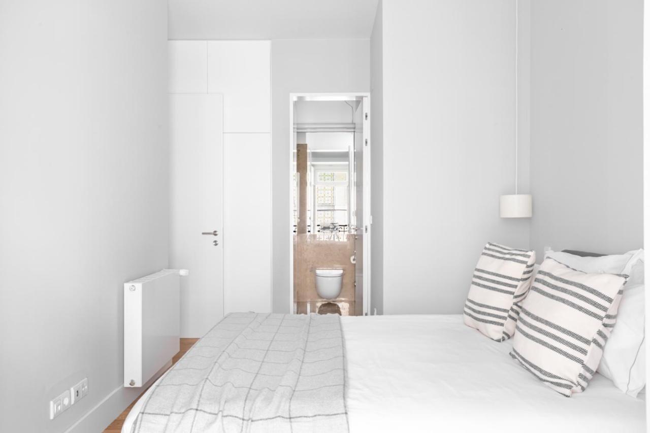 Joivy Marvelous 3-Bed Home With Astonishing View And Terrace, Nearby St George Castle Lisbon Exterior photo